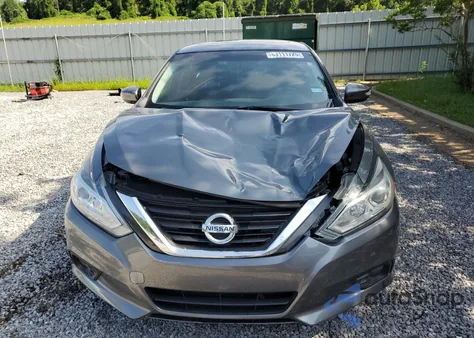 2017 Nissan Altima 2.5 z USA, uszkodzony, nr VIN 1N4AL3AP4HC258756